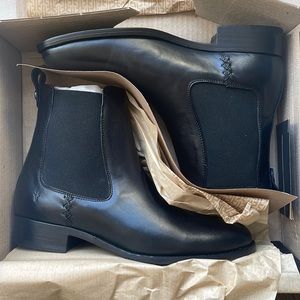 NWT Frye Melissa Chelsea Boots Size 9 Black